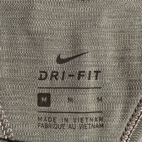 Nike Swoosh Sports Bra - Picture 4 of 5